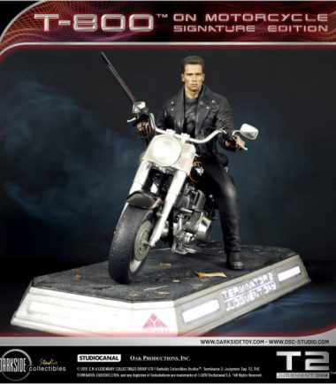 70432 T-800 ON MOTORCYCLE LTD SIGN ED. STATUE